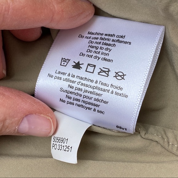 MEC insect-repelling hiking shirt size L - Picture 9 of 9